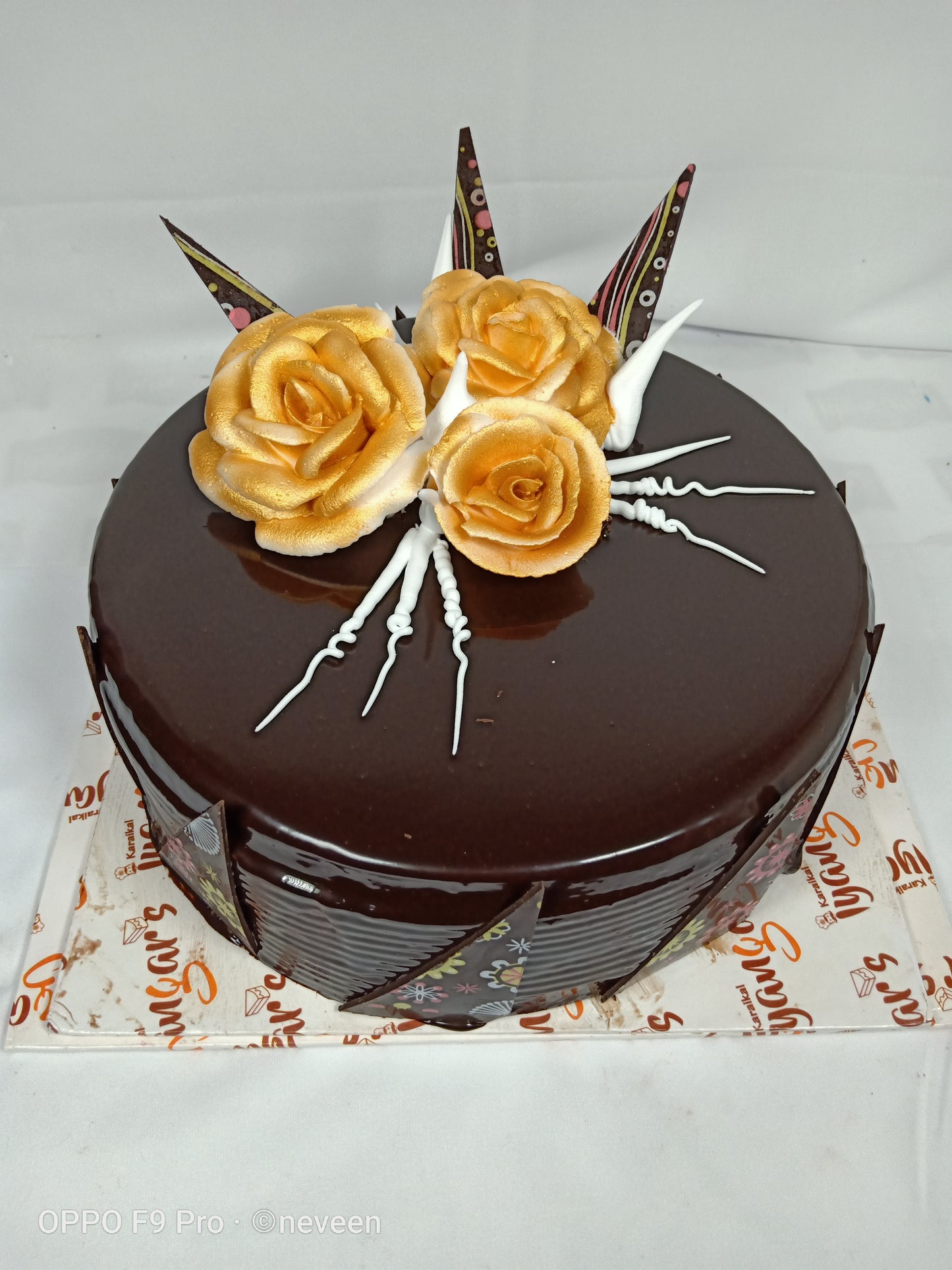 Chocolate truffle Cake | Fresh Round Chocolate truffle Cakes
