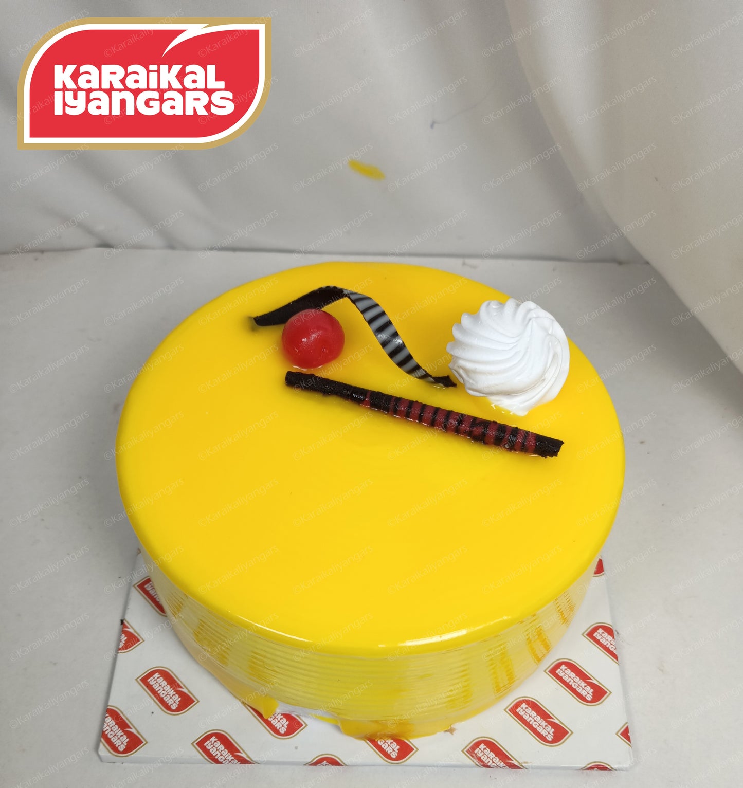 Pineapple Half KG Fresh Cream Cake